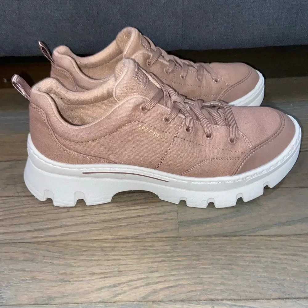 Skechers Roadie Surge Sneakers Beige Size 9.5